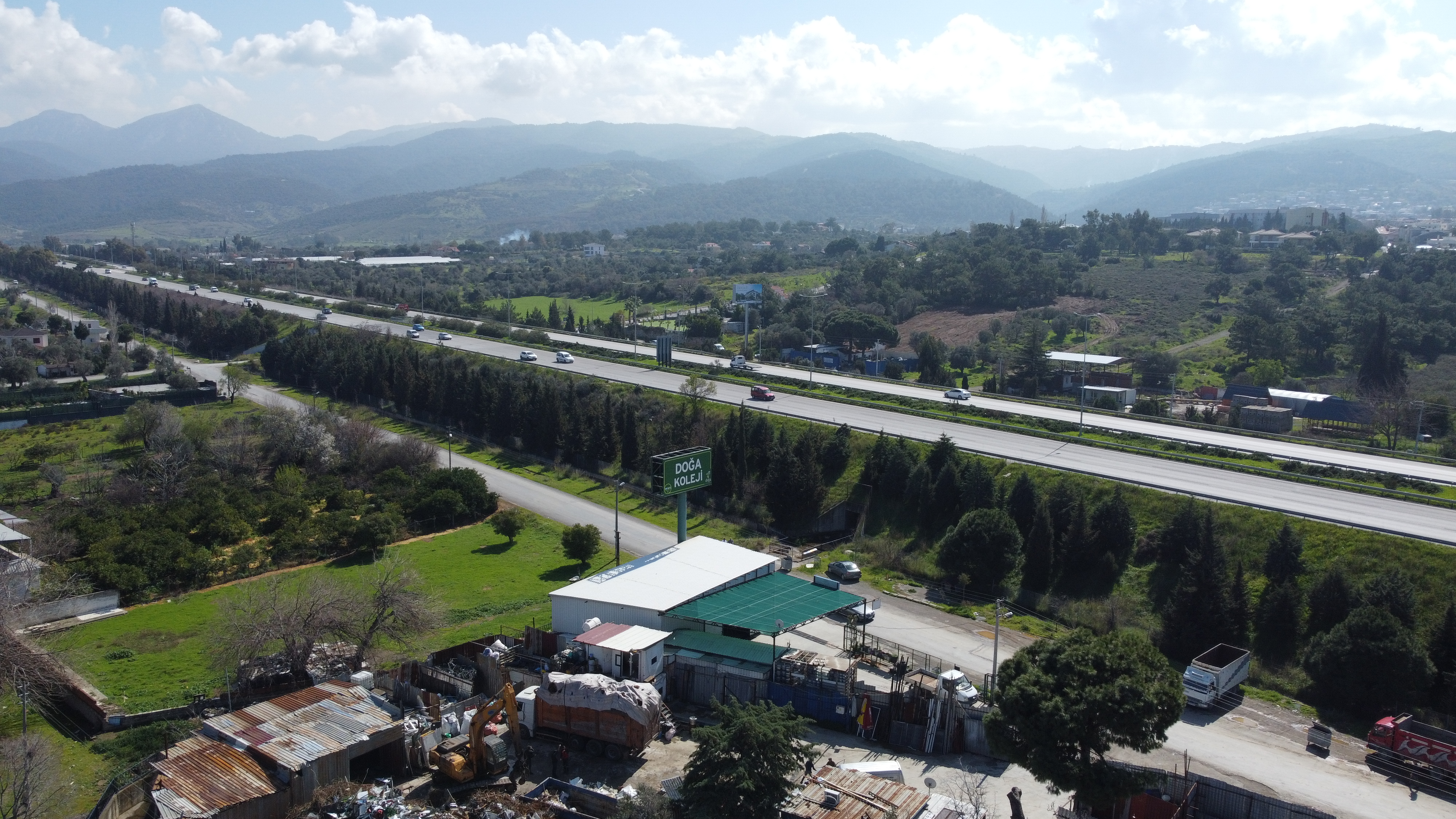 LOCATED IN GÜZELBAHÇE YALI NEIGHBOURHOOD COMMERCIAL LICENSED LAND FOR SALE